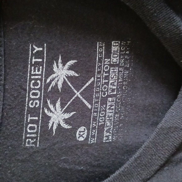 Riot Society black t shirt sizeXL - Picture 2 of 3